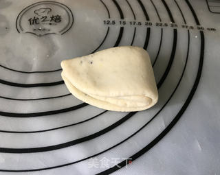 心形黑芝麻花卷的做法步骤:11