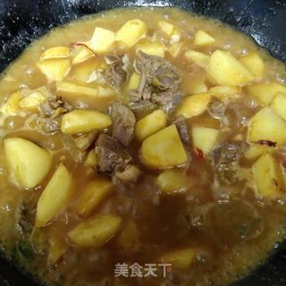 牛肉咖喱炖土豆的做法步骤：6