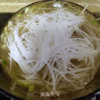 白萝卜牛肉汤的做法步骤：4