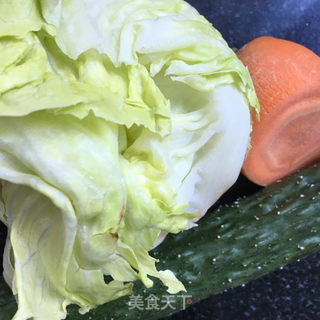 轻食虾仁鸡蛋沙拉的做法步骤：1
