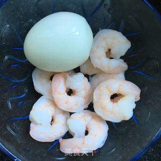轻食虾仁鸡蛋沙拉的做法步骤：3