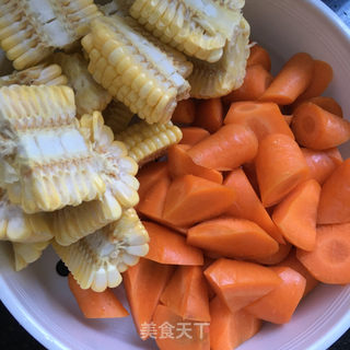 美味玉米排骨汤的做法步骤：5