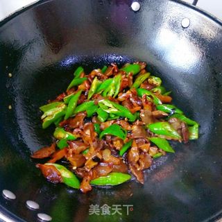 青椒炒鸭胗的做法步骤:9