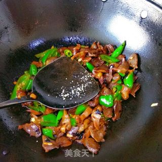 青椒炒鸭胗的做法步骤:10
