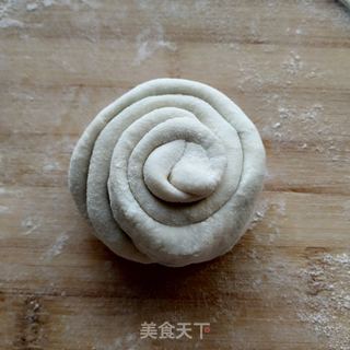 葱花油盐饼的做法步骤:15
