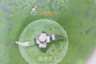 9个月以上辅食菠菜花朵刀切的做法步骤:2