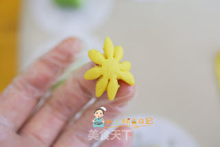 9个月以上辅食菠菜花朵刀切的做法步骤：10