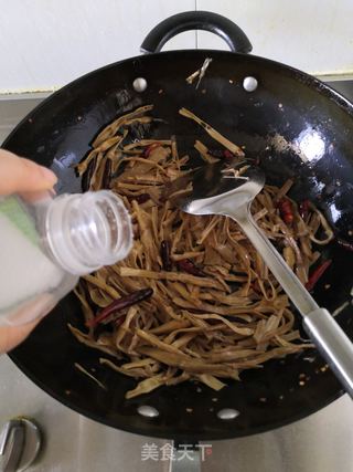 辣炒嫩笋干的做法步骤:11
