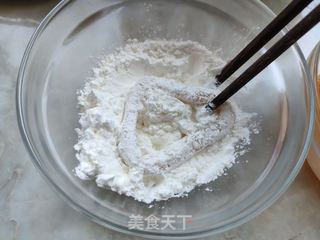 炸鱿鱼圈的做法步骤:3