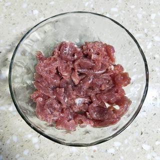 酸辣牛肉面的做法步骤:4