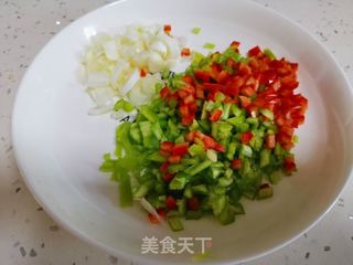鸡蛋辣椒闷子的做法步骤:2