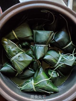 豆沙碱水粽的做法步骤:10