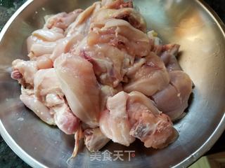红枣香菇蒸鸡的做法步骤:2
