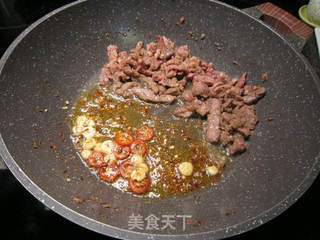 孜然牛肉炒西芹的做法步骤:4