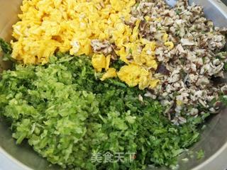 香菇芹菜鸡蛋馅包子的做法步骤:7