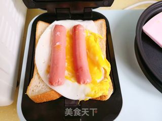 香肠三明治的做法步骤:2