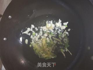 扇贝肉炒丝瓜的做法步骤：2