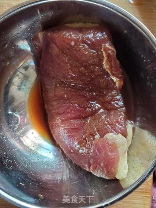烤鸭胸酸菜面的做法步骤:2