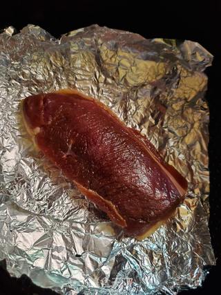 烤鸭胸酸菜面的做法步骤:3