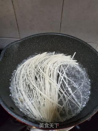 烤鸭胸酸菜面的做法步骤:5