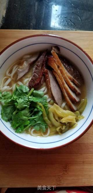 烤鸭胸酸菜面的做法步骤:9