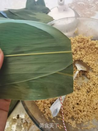 鲜肉粽子的做法步骤:10