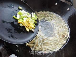 折耳根汤的做法步骤:6
