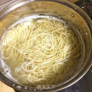 热干面的做法步骤:3