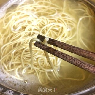 热干面的做法步骤:4
