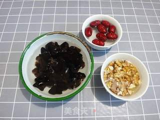 核桃木耳粥的做法步骤:3