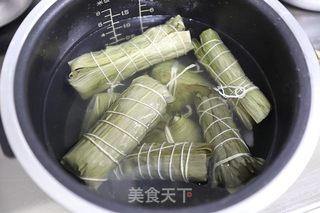 咸肉香粽的做法步骤：6