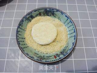 黑芝麻糯米饼的做法步骤:7
