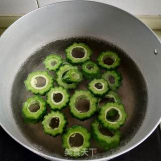 苦瓜酿肉的做法步骤:5