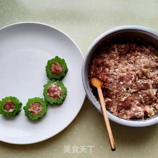 苦瓜酿肉的做法步骤:6