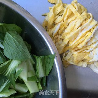 蛋皮时蔬荞面饸饹的做法步骤：12