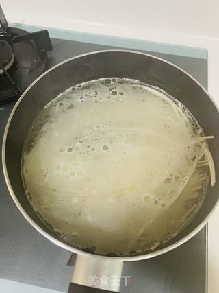 葱油拌面的做法步骤：2