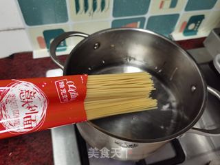 肉酱意大利面的做法步骤:3