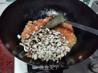 肉酱意大利面的做法步骤：7