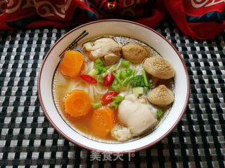 胡萝卜白菌鸡腿汤面的做法步骤:9