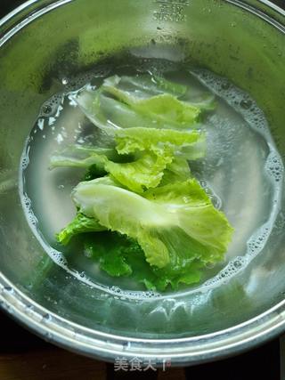 香肠酸菜汤面的做法步骤:7