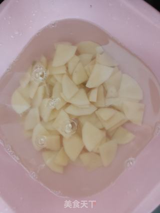 土豆青椒炒虾段的做法步骤:3
