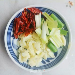 蒜香蚝油西葫芦的做法步骤:3