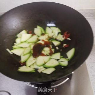 蒜香蚝油西葫芦的做法步骤：5