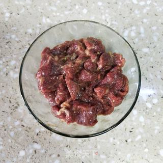 牛肉炒芥兰菜的做法步骤:3