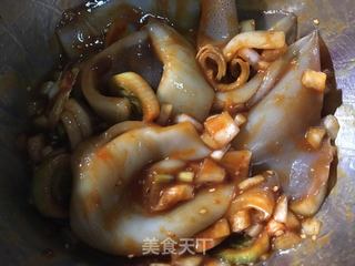 香辣烤鱿鱼?的做法步骤:2