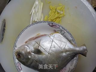 清蒸鲳鱼的做法步骤:2