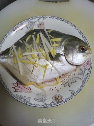 清蒸鲳鱼的做法步骤:3