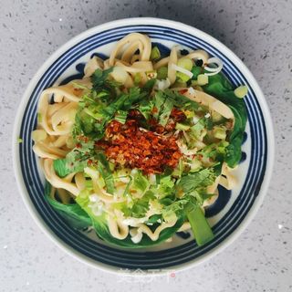 油泼辣子手工面的做法步骤:11