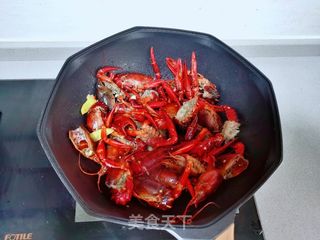 香辣红烧小龙虾,超过瘾的做法步骤:4