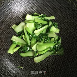 青菜鸡蛋面的做法步骤：3